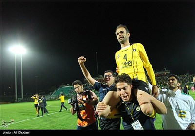 Isfahan’s Sepahan Football Team Wins Iran Pro League Trophy 