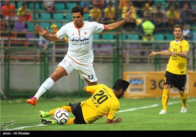 Isfahan’s Sepahan Football Team Wins Iran Pro League Trophy 