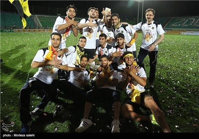 Isfahan’s Sepahan Football Team Wins Iran Pro League Trophy 