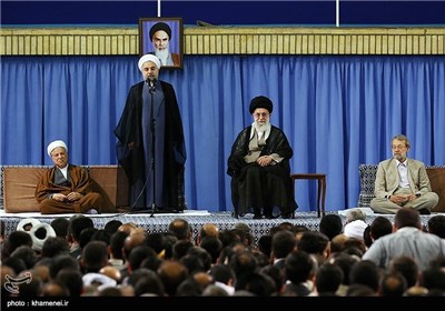 دیدار مسئولان نظام و سفرای کشورهای اسلامی با مقام معظم رهبری