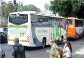 رژیم صهیونیستی فلسطینیان را از سوار شدن به اتوبوس صهیونیست‌ها ممنوع کرد