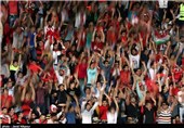 جشن پرسپولیسی‌ها در تبریز؛ هواداران گسترش فولاد استادیوم را ترک کردند