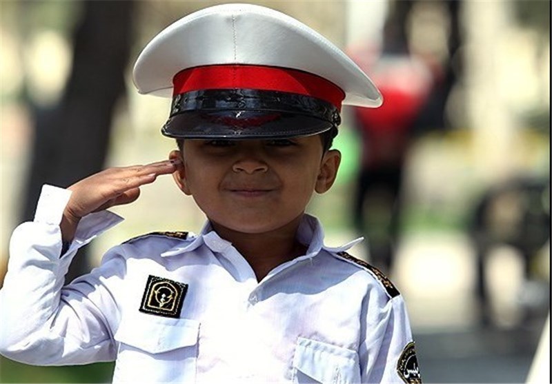37 هزار همیار پلیس در مدارس استان لرستان آموزش‌های لازم را فراگرفته‌اند