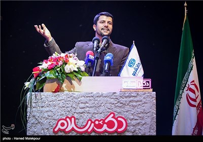 سخنرانی هادی قاسمی مدیرعامل خبرگزاری دانشجو در جشن دو سالگی مجموعه طنز دکتر سلام