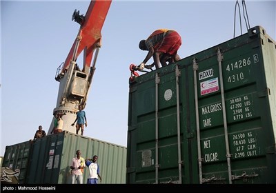 Iranian Ship Unloading Humanitarian Cargo in Djibouti