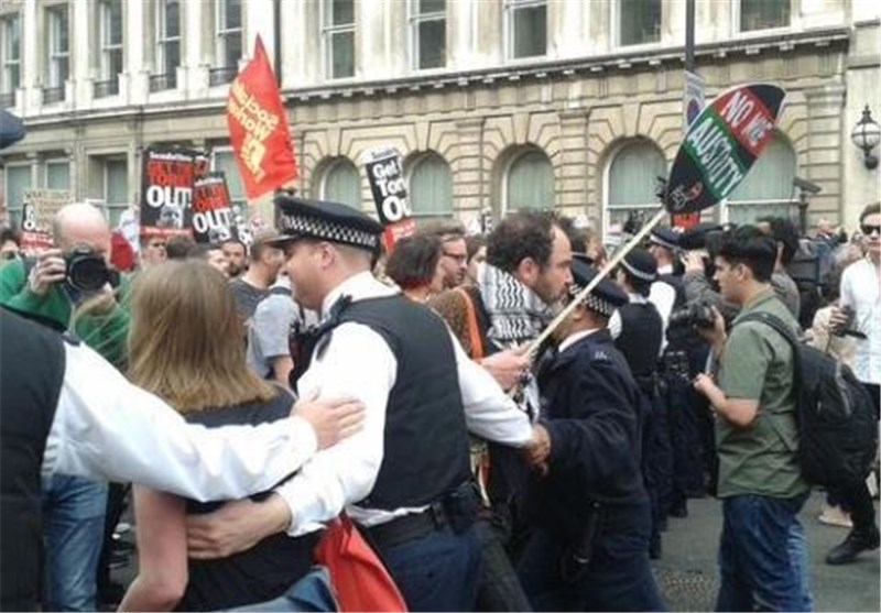 مخالفان ریاضت اقتصادی در انگلیس به خیابان آمدند