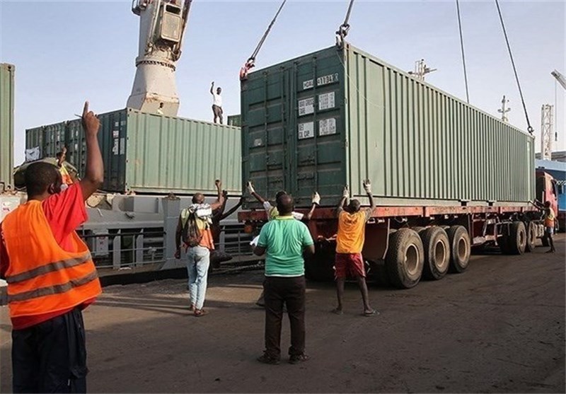 فروش کمک‌های انسانی ملت یمن به تجار عرب و آفریقایی در بندر جیبوتی