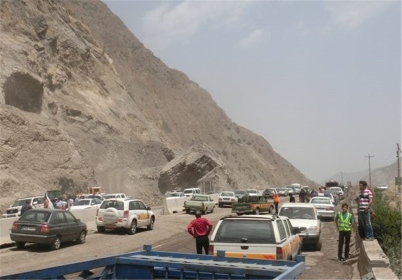 محور هراز مسدود شد/ مسافران از سایر مسیرهای سوادکوه و کندوان مسافرت کنند
