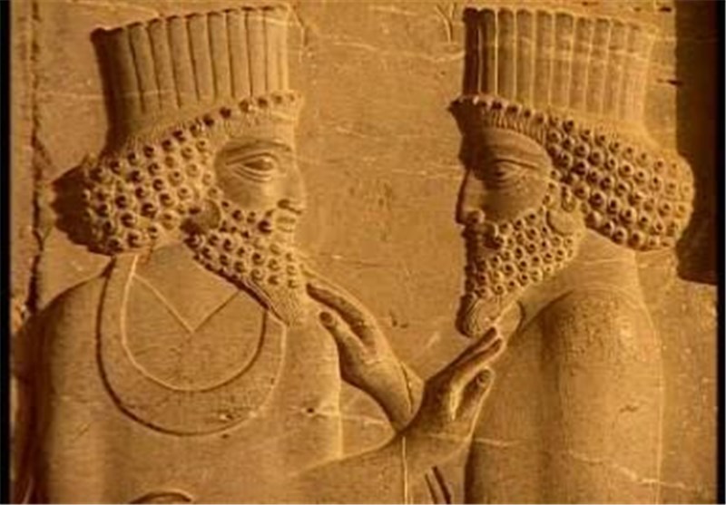 زبان قوم پارس و دولت هخامنشیان فارسی باستان بود
