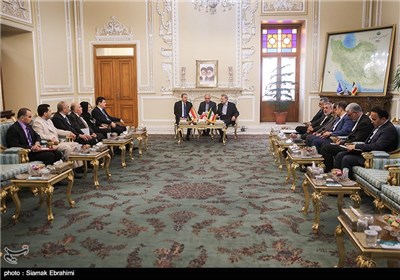 Iranian, Syria Parliament Speakers Meet in Tehran 