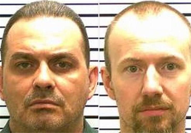 US Hunt for Killers after &apos;Shawshank Style&apos; Jail Break