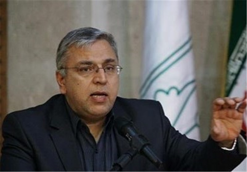 رئیس دانشگاه آزاد استان تهران: جامعه دانشگاهی از سد تحریم‌ها گذر می‌کند