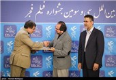 تقدیر از علیرضا رضاداد دبیر دو دوره‌ی اخیر جشنواره بین‌المللی فیلم فجر توسط علی جنتی وزیر فرهنگ و ارشاد