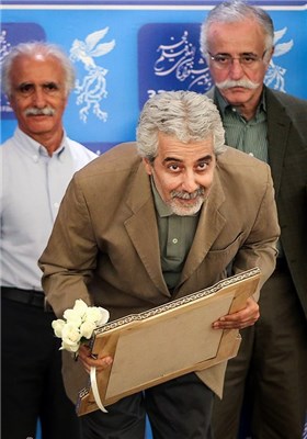 اعطای گواهینامه درجه یک هنری به احمدرضا درویش کارگردان سینما و تلویزیون