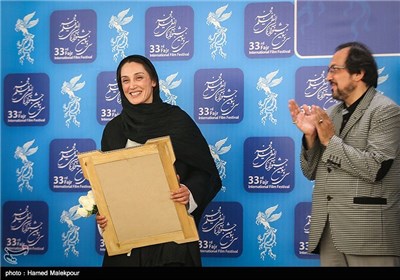 اعطای گواهینامه درجه یک هنری به هدیه تهرانی بازیگر سینما، تئاتر و تلویزیون