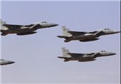 حملات سنگین جنگنده‌های سعودی به یمن/ صنعاء 25 نوبت بمباران شد