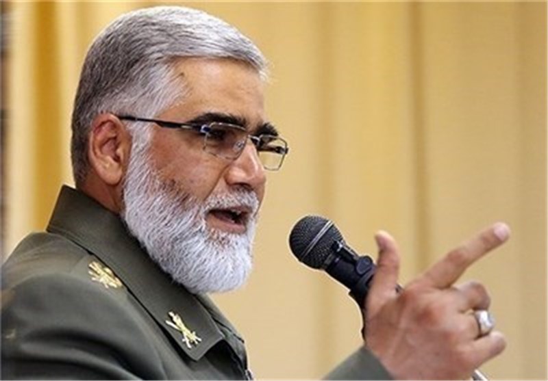 امیر پوردستان: ایران به واسطه یک توافق، دست دوستی با شیطان بزرگ نمی‌دهد