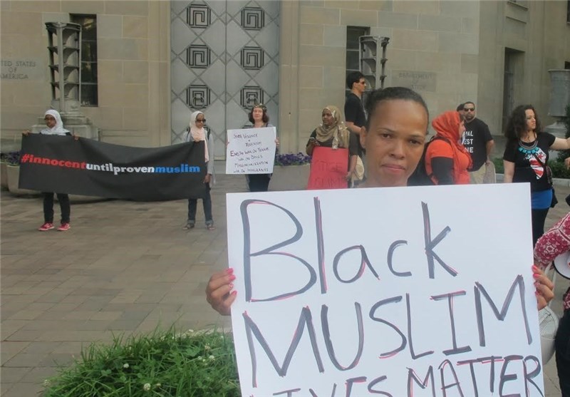 Washington Protesters Condemn US Police Brutality, Violence against Muslims (+Photos)