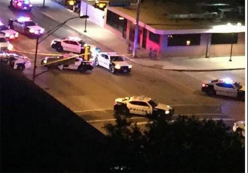 ساختمان مرکزی پلیس دالاس در آمریکا هدف حملات چهار مظنون قرار گرفت