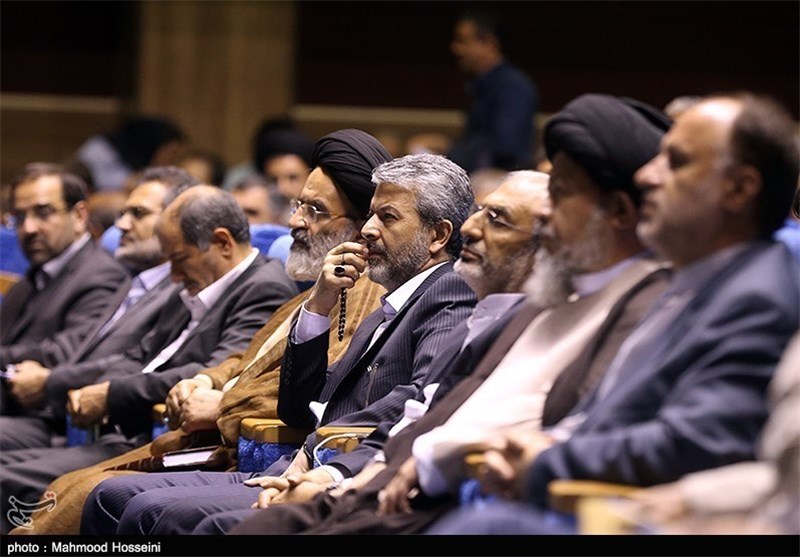 کدام عضو &quot;یکتا&quot; در افطاری احمدی‌نژاد شرکت کرد؟