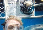 سلفی خطرناک زیر آب + عکس