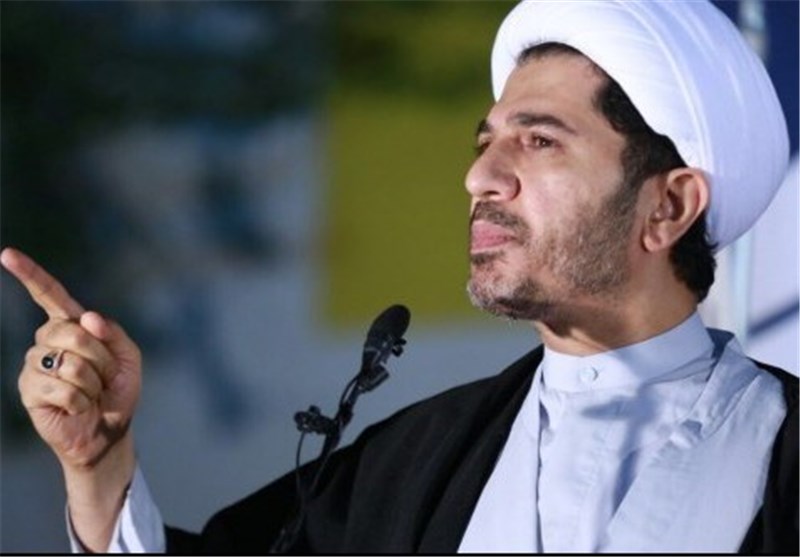الأمین العام لجمعیة الوفاق یحیّی من وراء القضبان نفیسة العصفور بعد نیلها الحریة