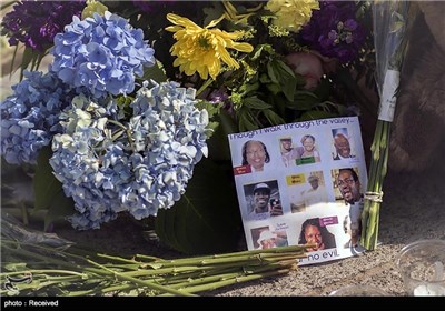 ادای احترام مردم چارلستون به قربانیان حمله نژادپرستانه - امریکا