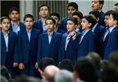فیلم/خاطره خواندن گروه تواشیح نوجوانان اصفهانی در حضور رهبری