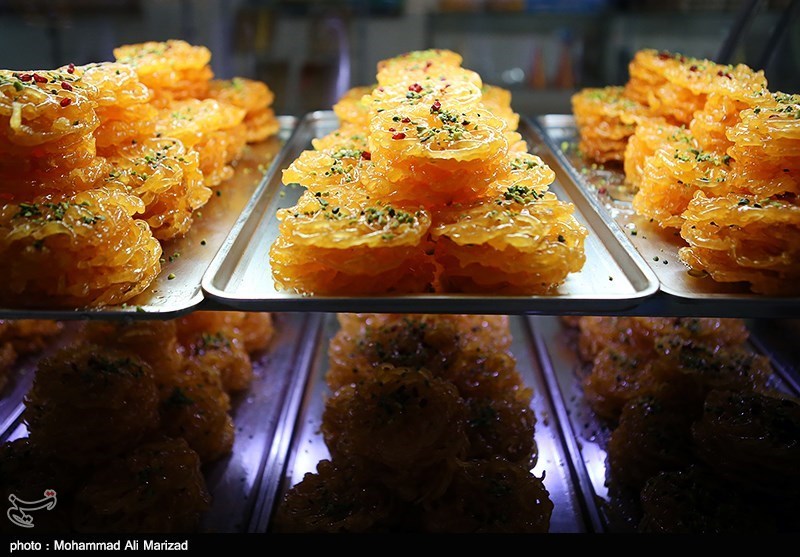 نوسان قیمت پای ثابت سفره‌های افطار در شیرینی‌فروشی‌های مشهد