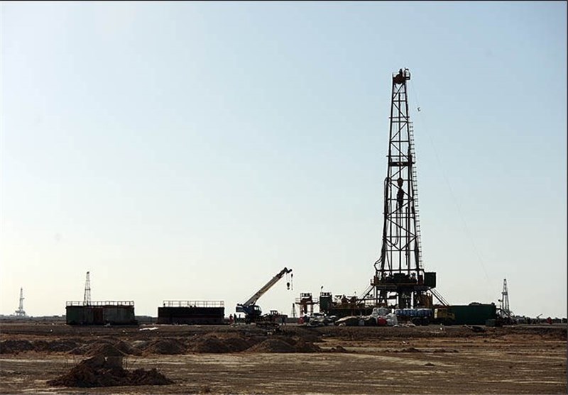 Iran to Raise Crude Output in Biggest Oilfield Next Month