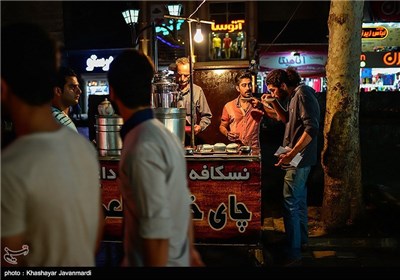 لحظه اذان مغرب در شهر رشت