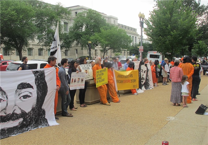 برگزاری تجمع اعتراضی علیه شکنجه مقابل وزارت دادگستری آمریکا + عکس