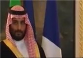 فیلم/رفتار غیرعادی وزیر دفاع سعودی در حضور رئیس‌جمهوری فرانسه
