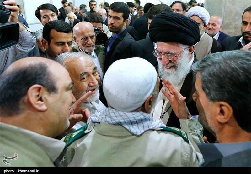 حاشیه‌های جذاب و ماندگار دیدار امام خامنه‌ای با خانواده شهدای تهران