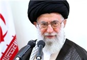 Leader Pardons over 900 Iranian Prisoners