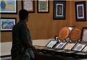 فیلم/ساخت آثار هنری در نمایشگاه قرآن کریم