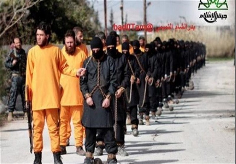 &quot;جیش الإسلام&quot; یبث شریطأ مصوراً لإعدام 18 من مقاتلی &quot;داعش&quot; انتقاماً منه+ صور