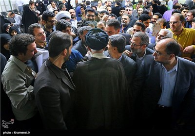 Iranian Poets Meet with Supreme Leader