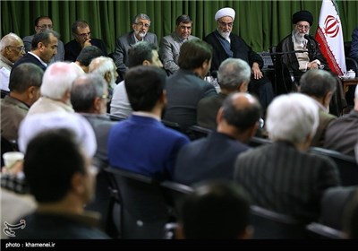 Iranian Poets Meet with Supreme Leader