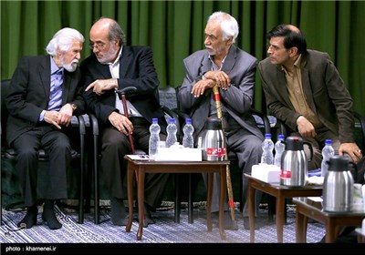 Iranian Poets Meet with Supreme Leader