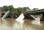 At Least Nine Killed, 100 Injured as Pakistan Train Derails