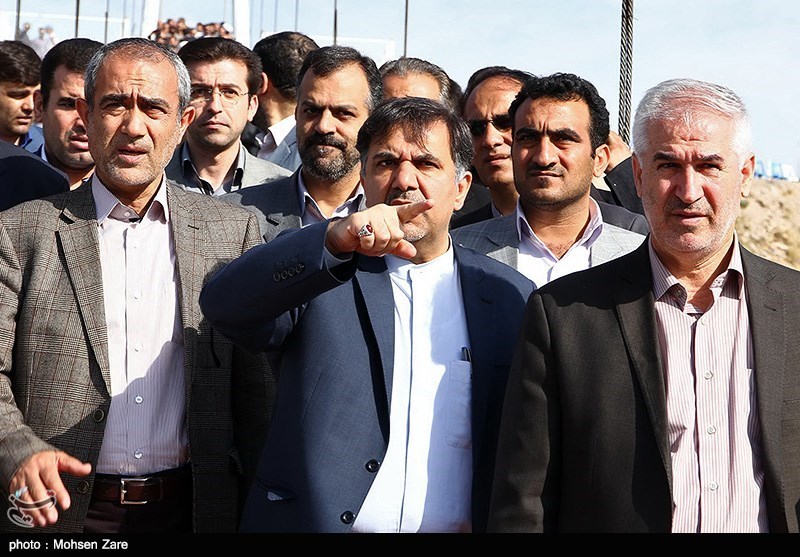 وزیر راه و شهرسازی از زیرساخت‌های اداره کل بندر و دریانوردی خرمشهر بازدید کرد