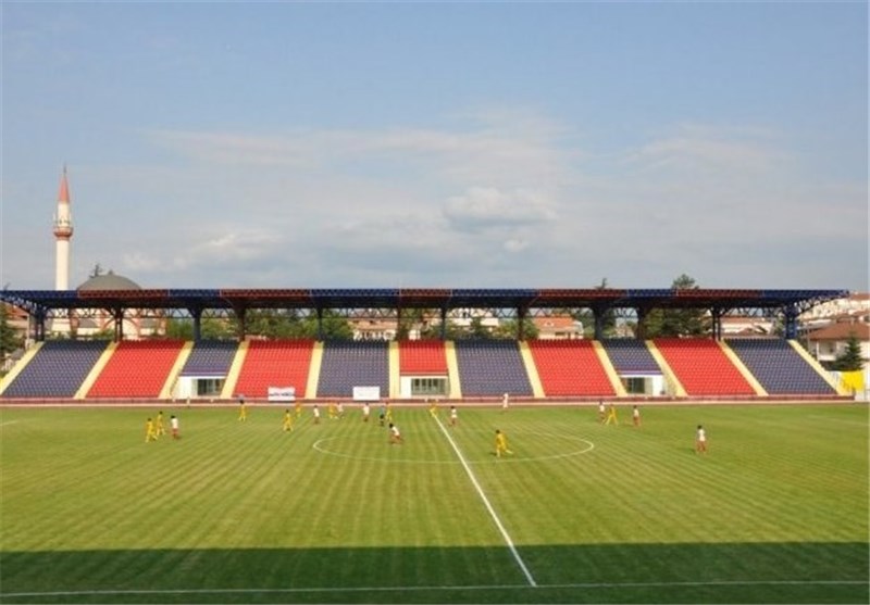 ورزشگاه تختی خرم‌آباد آماده میزبانی از مسابقات فوتبال لیگ یک