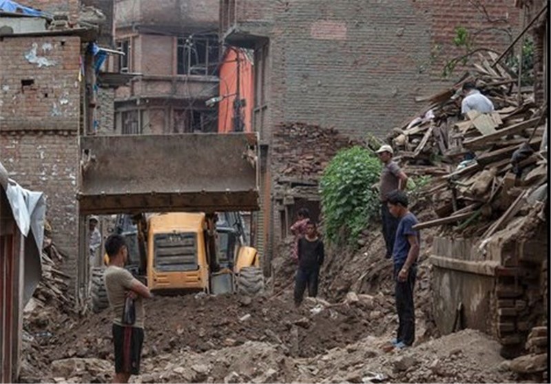 Quake-Hit Nepal to Train 50,000 Workers for Reconstruction