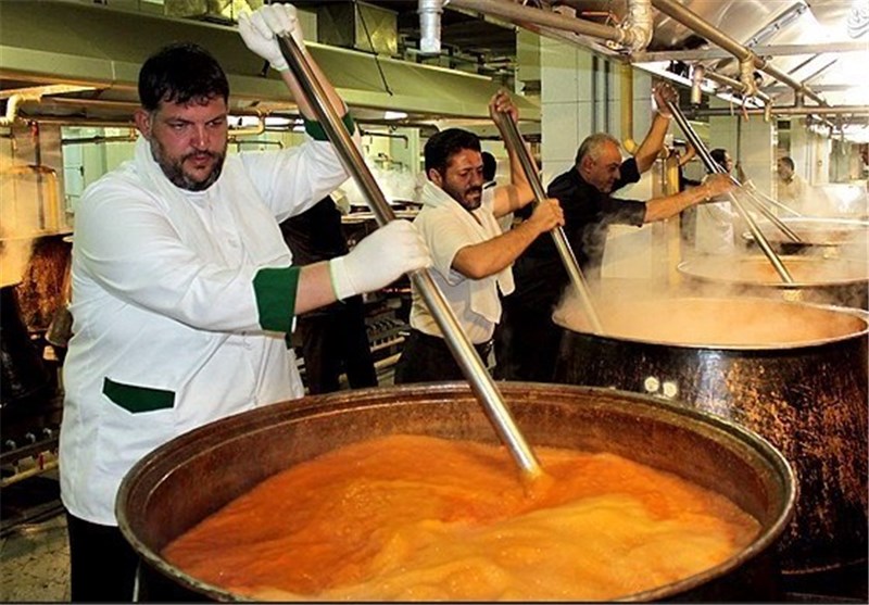 تصاویر آشپزخانه حرم رضوی در ماه رمضان