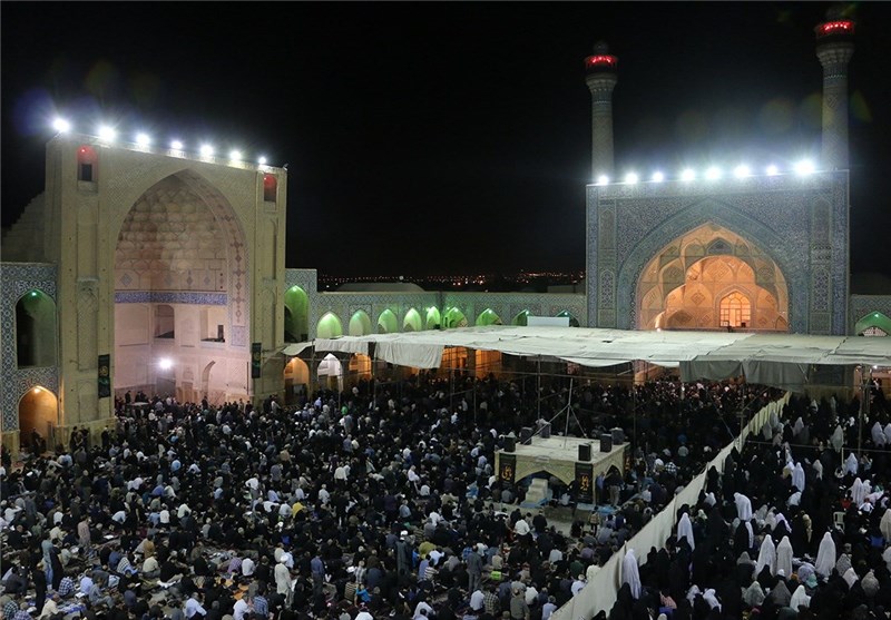 مراسم احیای شب بیست و یکم ماه رمضان در اصفهان به روایت تصویر