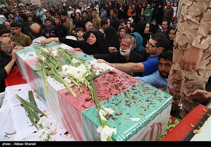 از حضور مدافعان حرم تا تشییع پیکر شهید در &quot;یک روز دانشجوییِ متفاوت&quot; دانشگاه اصفهان