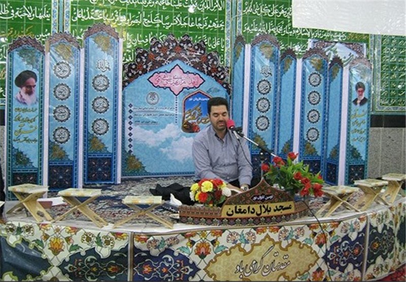ششمین محفل انس با قرآن، کاروان نور استان سمنان در دامغان برگزار شد