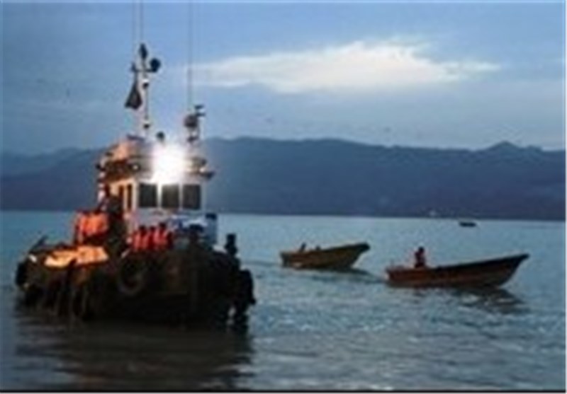 نجات جان 60 سرنشین یک شناور مسافری در آب‌های قشم