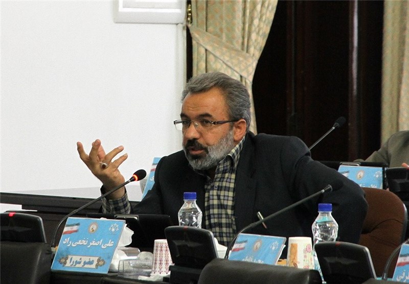 پرداخت حقوق نجومی در شهرداری و شورای اسلامی مشهد فرافکنی است